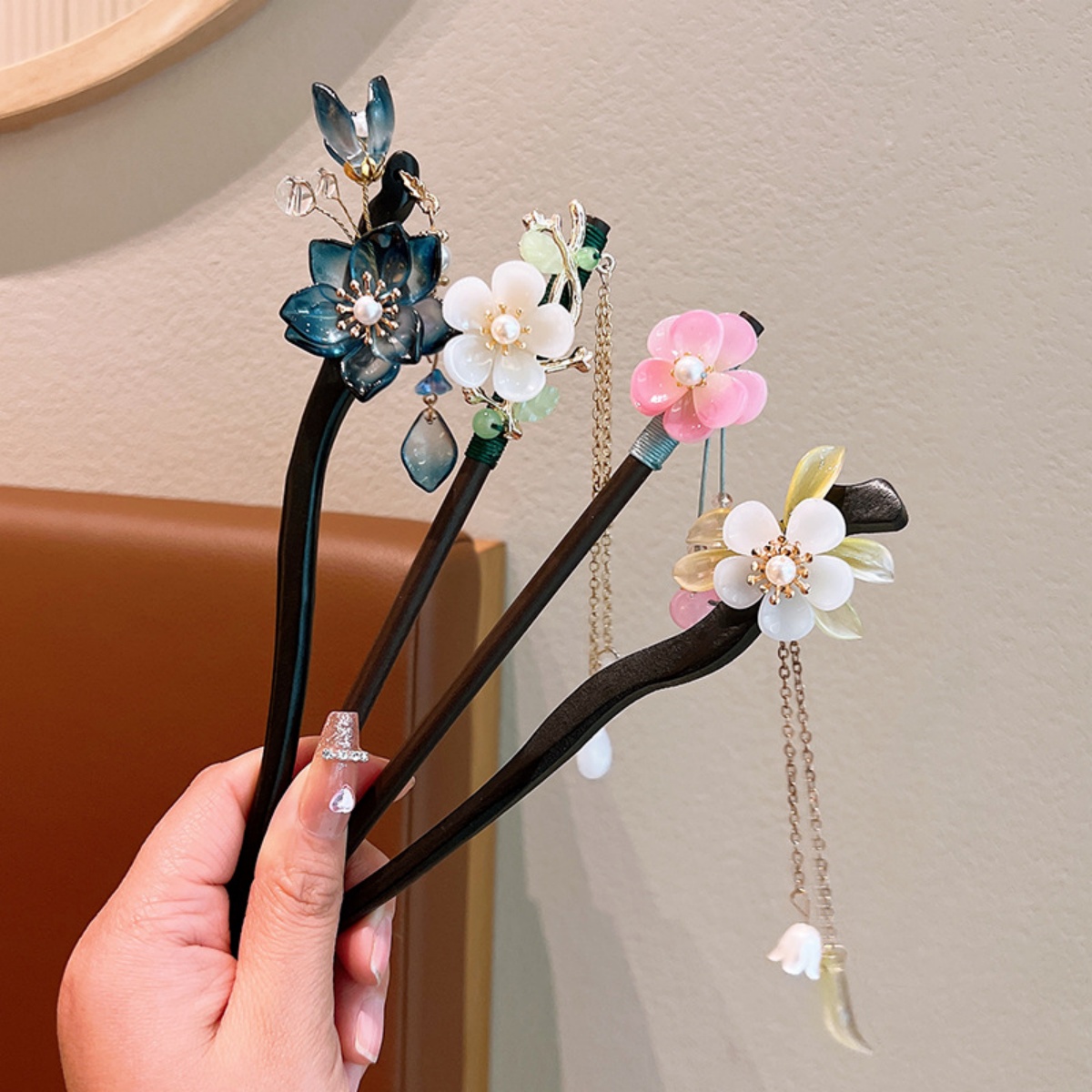 Exquisita horquilla de madera  - Supply Florist reseña y precio